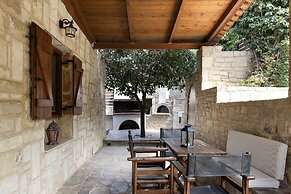 Maratho Villa - With Private Pool