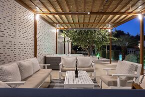 Maratho Villa - With Private Pool