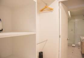 w Fresh 1BR w/ Balcony in Miraflores