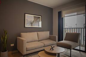 w Fresh 1BR w/ Balcony in Miraflores