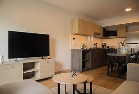 w Fresh 1BR w/ Balcony in Miraflores