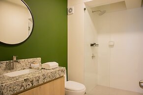 w Dazzling 2BR w/ Balcony in Miraflores