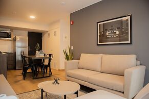 w Dazzling 2BR w/ Balcony in Miraflores