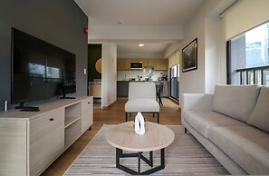 w Graceful 1BR w/ Perfect Balcony in Miraflores