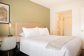 w Fresh & Modern 1BR w/ Balcony in Miraflores