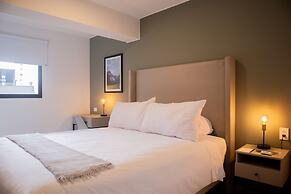 w Prime 2BR w/ Balcony in Miraflores