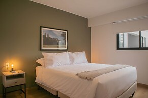 w Prime 2BR w/ Balcony in Miraflores