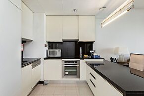 Marriott 1BR Apartment with Marina View