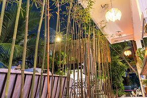 Samaya Boutique & Cuisine
