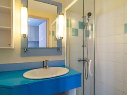 Coastal Apartment With Heated Pool