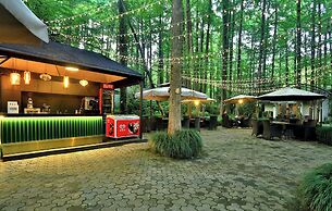 Lotus Glade Hotel