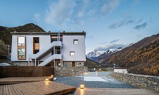 Siguniang Mountain Wind-Waiting Homestay