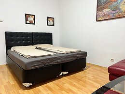 Cozy 2BR Apartment Near Danube River