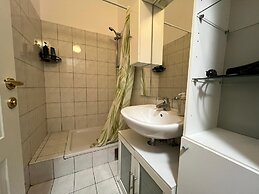 Cozy 2BR Apartment Near Danube River