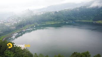 The Lakebox Menjer by Travelink