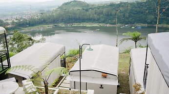 The Lakebox Menjer by Travelink