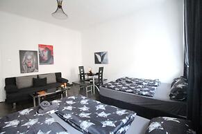 Premium 1BR Stay for 5 Prime Location