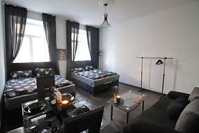 Premium 1BR Stay for 5 Prime Location
