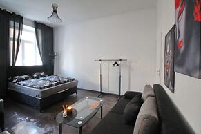 Premium 1BR Stay for 5 Prime Location