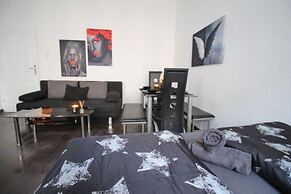 Premium 1BR Stay for 5 Prime Location