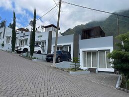 Orlando Hill Villa