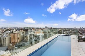 Modern CBD Aparment, Workspace, Fast Wifi and Pool