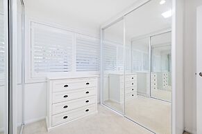 Spacious 4-bed Home Near Avalon Beach