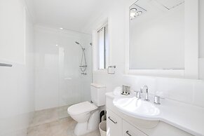 Spacious 4-bed Home Near Avalon Beach