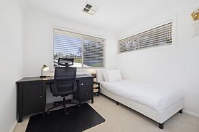 Spacious 4-bed Home Near Avalon Beach