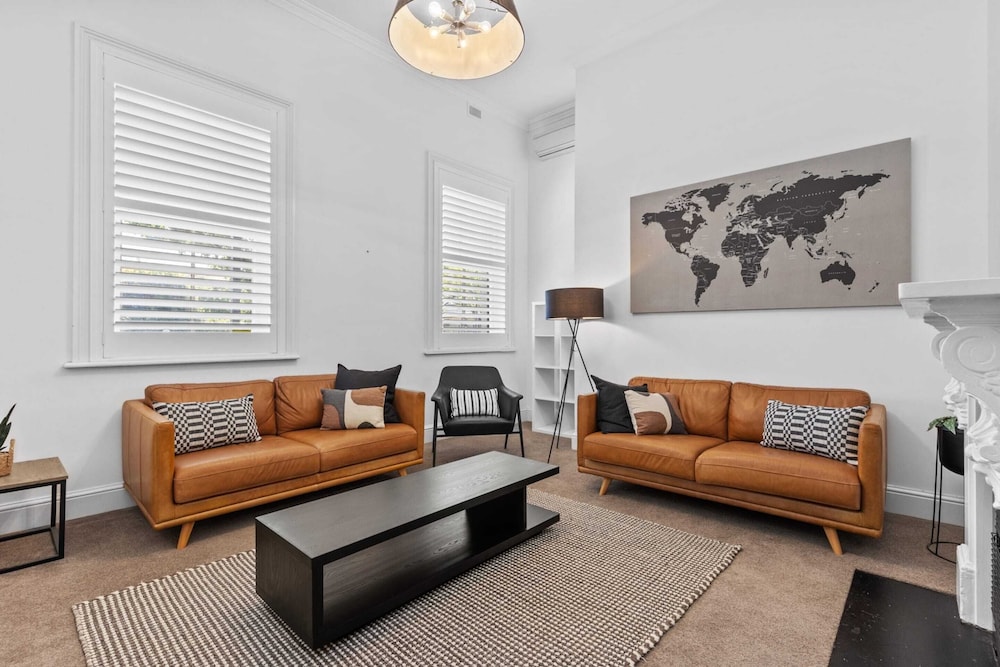 Heritage Bluestone Home Near Scotch College