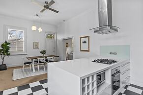 Heritage Bluestone Home Near Scotch College