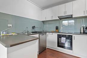 Spacious 3-bed Townhouse With Courtyard