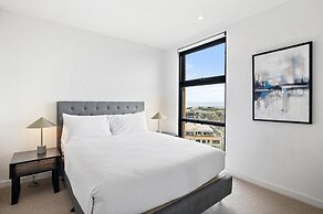 Renovated 2-bed Apartment With Balcony