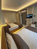 AIRPORT CORNER HOTEL