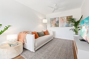 Spacious Apartment Near Cronulla Beach