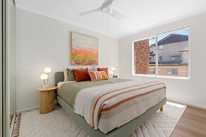 Spacious Apartment Near Cronulla Beach