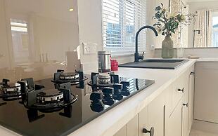 Inviting Hollum Chalet Near Golf Course