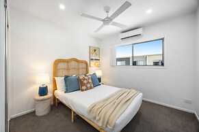 Bright 3-bed Home With Private Courtyard