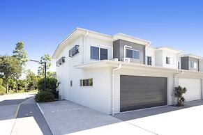 Bright 3-bed Home With Private Courtyard