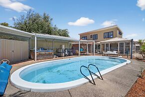 Coastal 2-bed Home With Pool & Spa