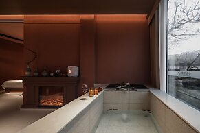 Dujiangyan Private Hot Spring Villa