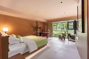 Dujiangyan Private Hot Spring Villa