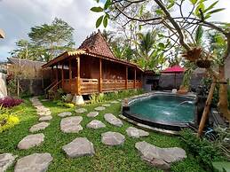 D'Ethnic Ubud Joglo View Villas by EPS