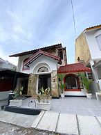 Homestay Syariah Merapi View Simply Homy