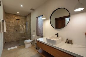 Green Moon Villa by Betterplace