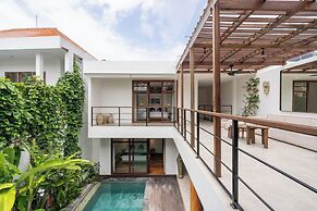 Green Moon Villa by Betterplace