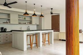 Green Moon Villa by Betterplace