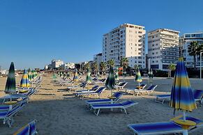 Sea View Holiday Apartment 073