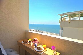 Sea View Holiday Apartment 073