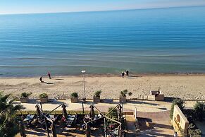 Sea View Holiday Apartment 073